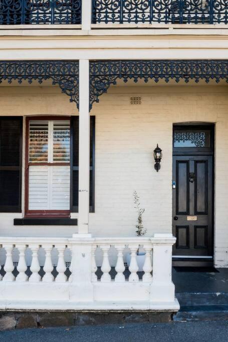 Historic Beauty In The Cbd! Parking And Wifi Appartamento Launceston Esterno foto