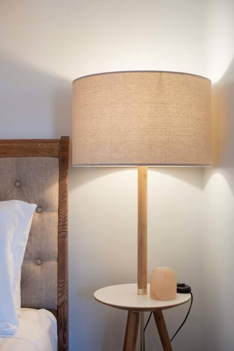 Historic Beauty In The Cbd! Parking And Wifi Appartamento Launceston Esterno foto