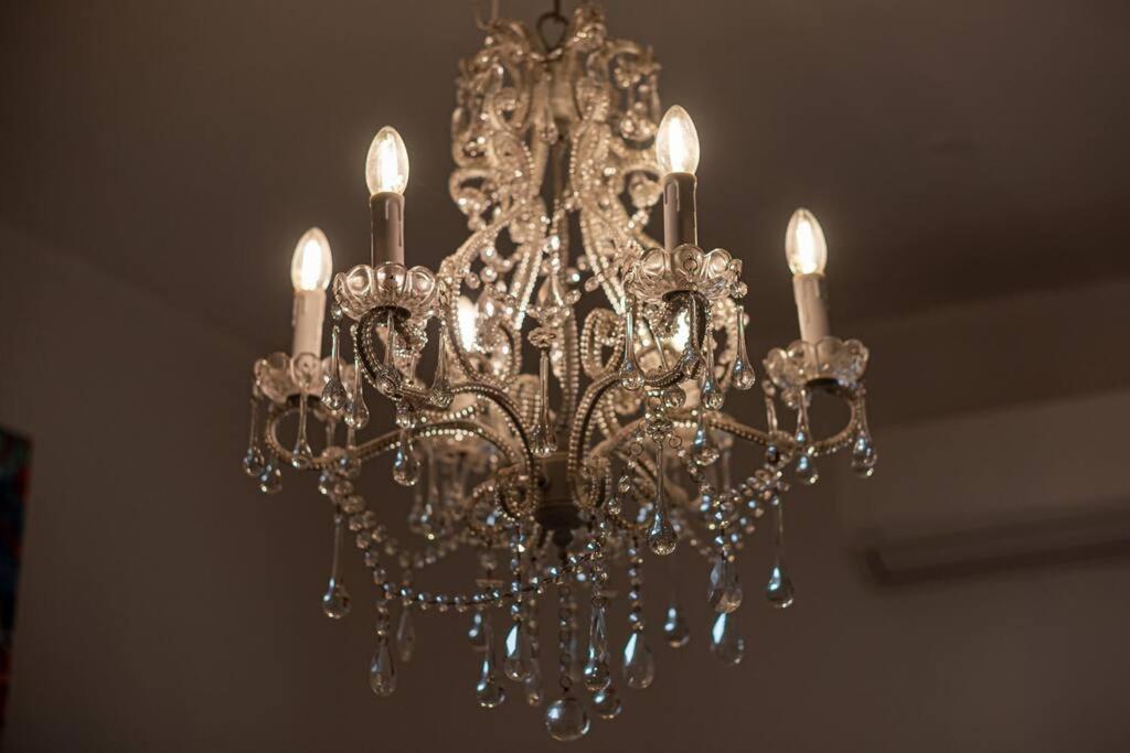 Historic Beauty In The Cbd! Parking And Wifi Appartamento Launceston Esterno foto